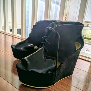 DIVIDED Black Platform Ankle Boots | Size 39
